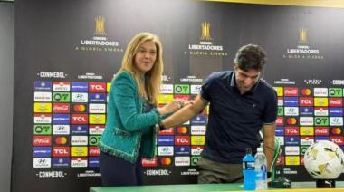 La presidenta del Palmeiras sorprendió al DT al irrumpir en plena conferencia tras el pase a la final