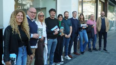 Los candidatos de Fuerza Patria en La Plata recorrieron los comercios del centro
