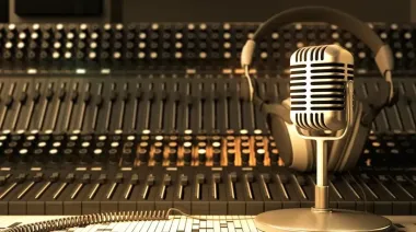 La radio argentina, 105 años de lealtad y reinvención