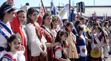 Berisso celebra su identidad: el Festival de Colectividades abre la 48° Fiesta del Inmigrante