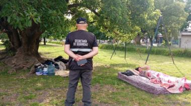 La Plata | Trío sexual en colchón de dos plazas sobre la rambla de 72 y 3, en plena mañana