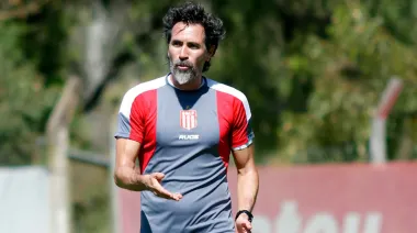 Domínguez define su once: Estudiantes va con lo puesto ante Gimnasia