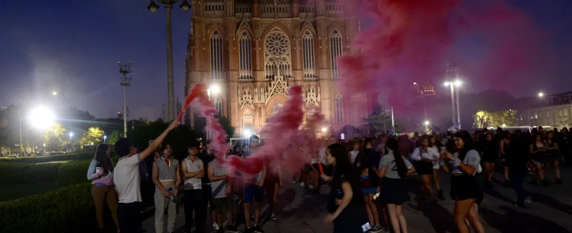 LOS PELIGROS DEL UPD | El mito del alcohol "inofensivo": 40% de jóvenes subestima riesgos