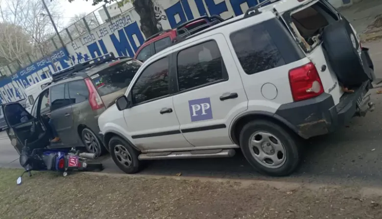 Cuatro vehículos chocaron en La Plata: hay una mujer herida
