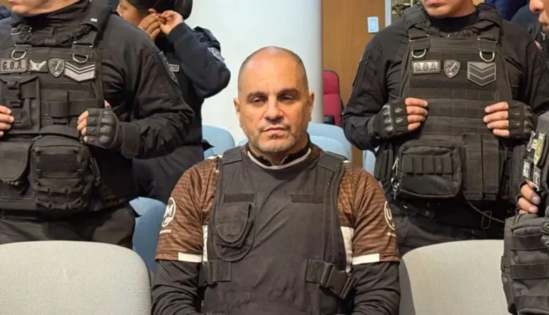 ¿Qué hacía Cositorto con la camiseta de Platense en un tribunal?