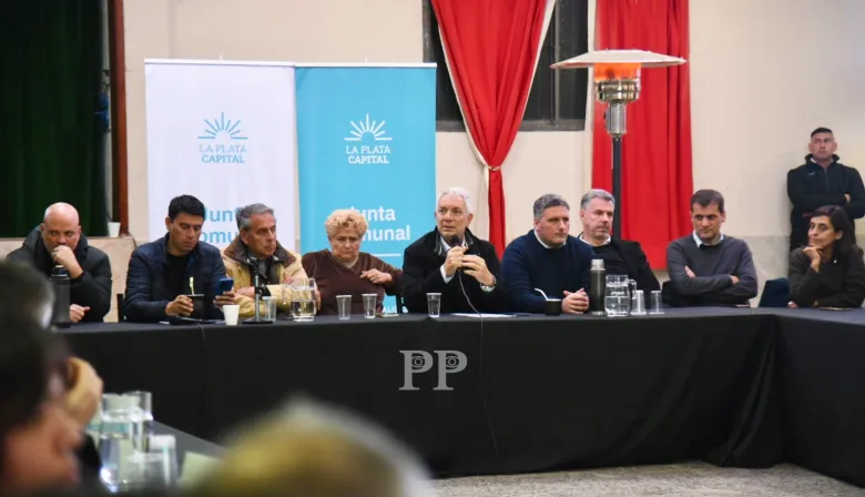 Las obras llegan a El Peligro: Alak estuvo con los vecinos