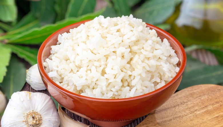 ¿Por qué el arroz blanco queda siempre pegajoso… salvo cuando le ponés este ingrediente secreto?
