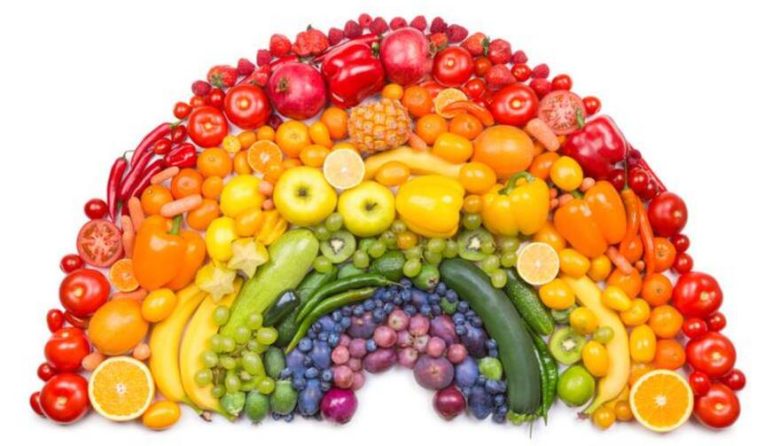 Dieta arcoíris: cómo los colores en tu plato pueden cuidar tu intestino y tu salud