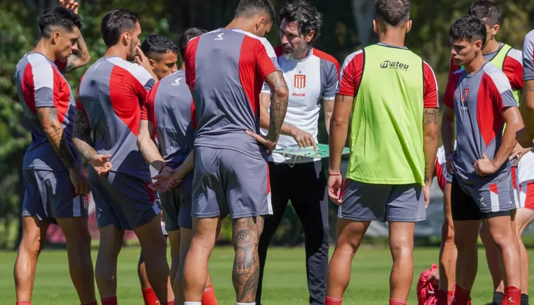 Estudiantes define su lista para la Copa Libertadores a la espera de refuerzos y ventas clave