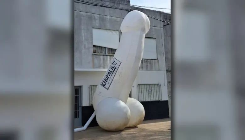 El inflable que revolucionó La Plata: la lucha de Alejandro Mañanes por recuperar su obra