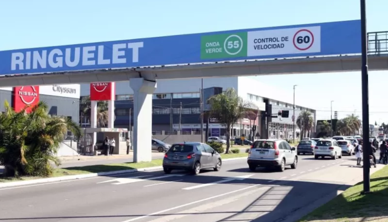 La onda verde en Camino Centenario redujo un 40% los tiempos de viaje ...
