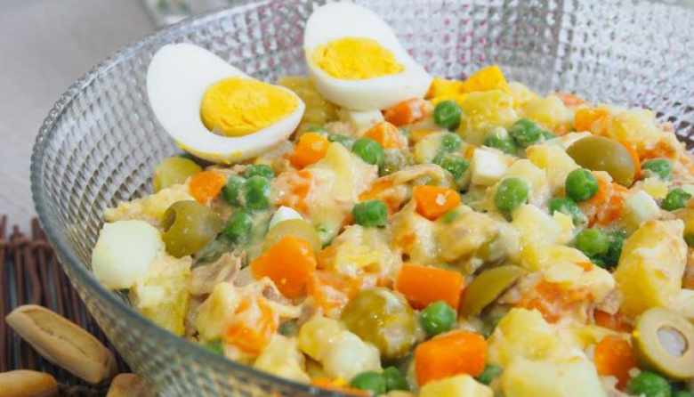 Ensalada rusa sin mayonesa: receta fácil y liviana