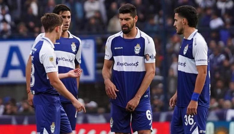 Gimnasia, un caos total: BobOrfila cambia más de medio equipo