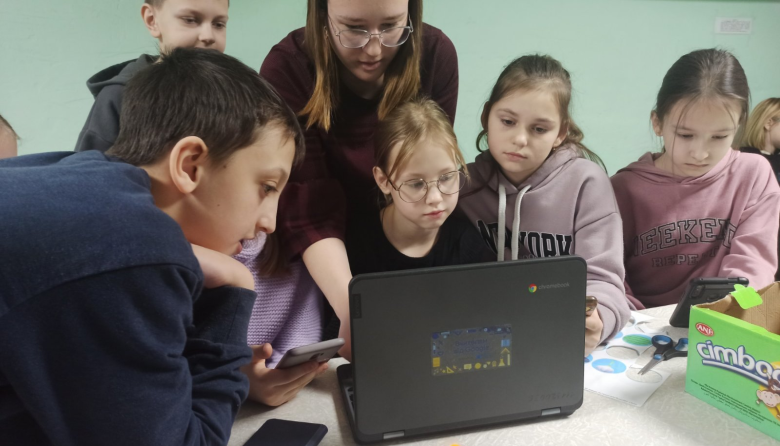 Cómo Ucrania sostiene la educación en plena guerra con Rusia