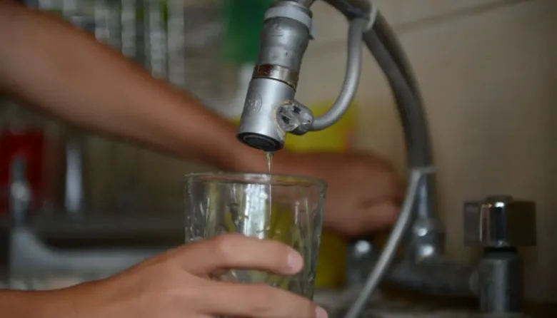 Berisso sin agua ni respuestas: ABSA y Cagliardi desoyen reclamos y la gente vive un caos | VIDEO