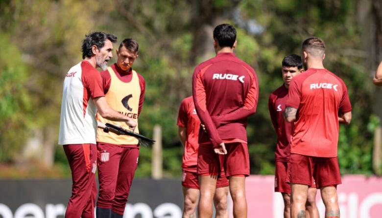 Tras la clasificación agónica, Domínguez ajusta el sistema para visitar a Rosario Central