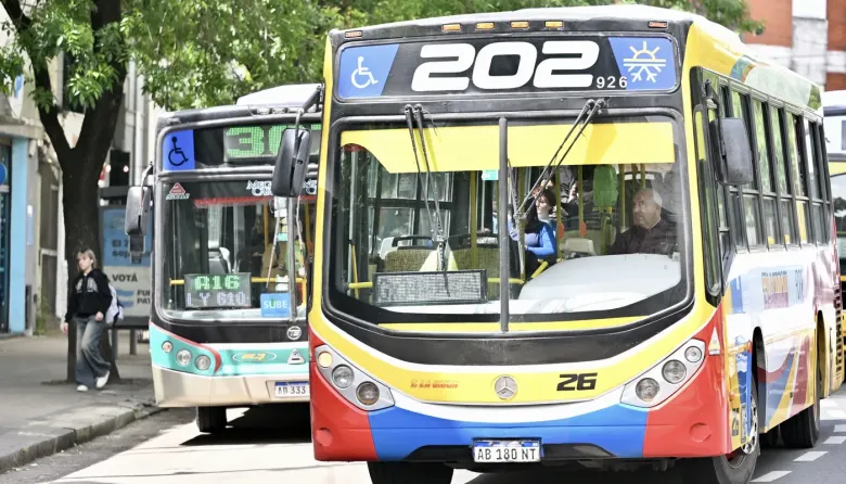 Nuevo golpe al bolsillo: suben los micros y el tramo más largo rompe la barrera de los $1.000