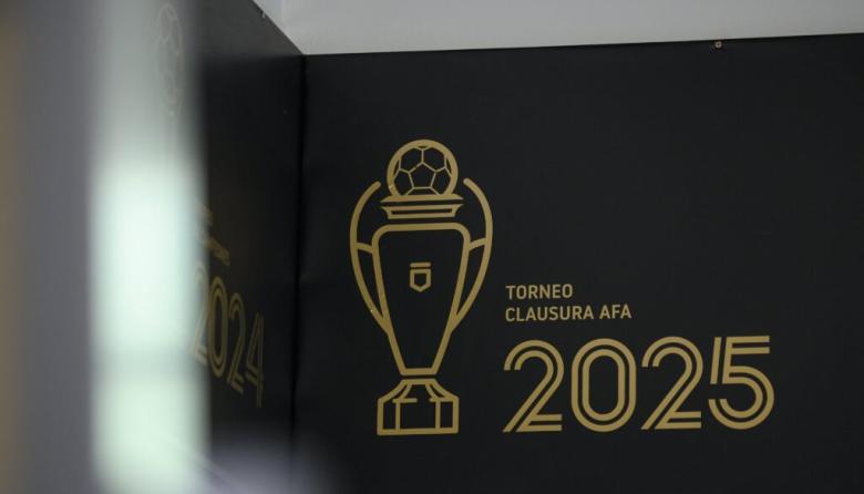 Estudiantes, con el pecho Inflado, continua con el ritual de decorar City Bell y el estadio UNO