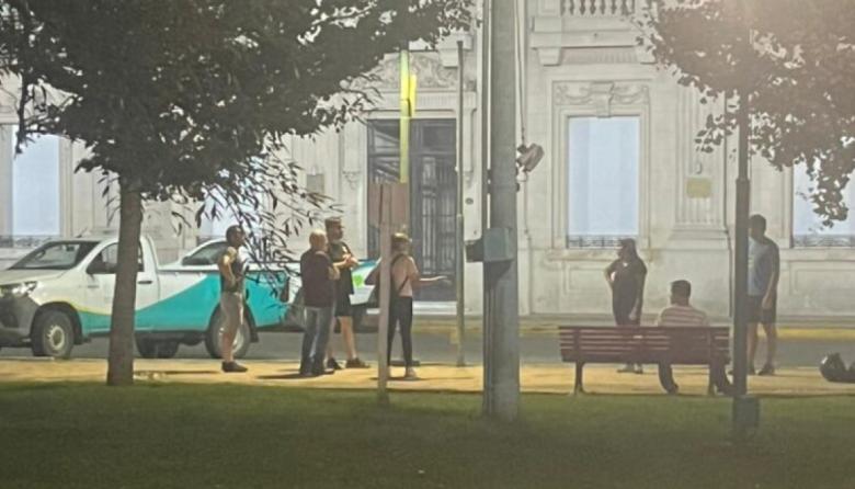 La intendenta salió a juntar la basura con 20 funcionarios en pleno paro de recolectores