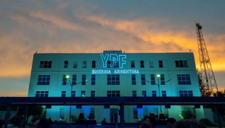 YPF celebró los 100 Años de la refinería La Plata e inaugurará la Sala RTOR para la excelencia operativa