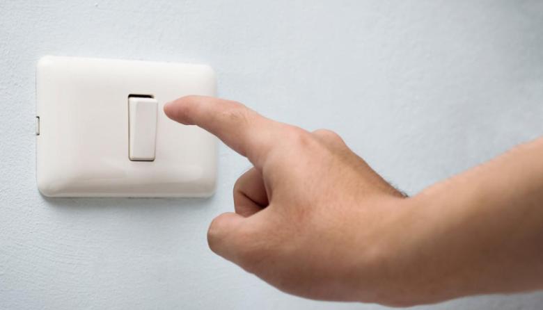 La luz vuelve a aumentar: cómo impacta la suba eléctrica en los hogares platenses