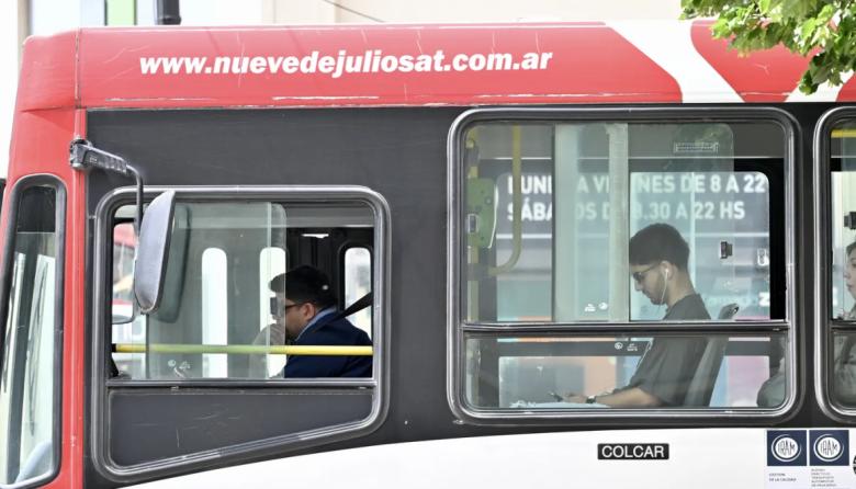 Nueva era para los micros: se definen las empresas que operarán el transporte de La Plata