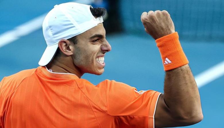 Cerúndolo dio el golpe de gracia y vuela a octavos, pero la ilusión de Etcheverry se estrelló