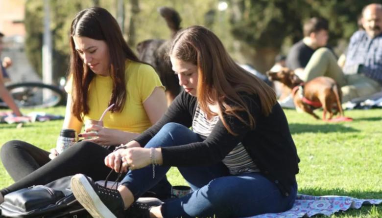 Lunes otoñal en pleno enero: La Plata vive un alivio inesperado antes del regreso del calor estival