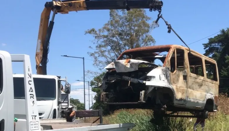 LA PLATA | Autos abandonados afuera: el operativo municipal para remover vehículos abandonados