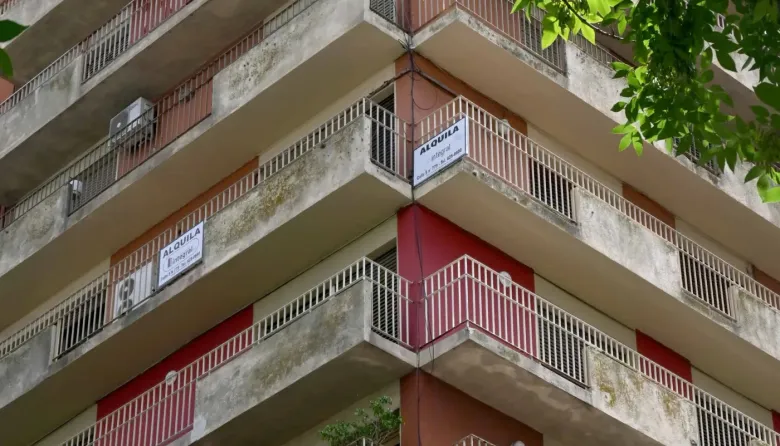 Estafa inmobiliaria en La Plata: denuncian a martillero por robo de un millón de pesos