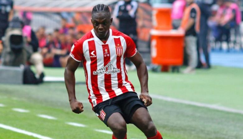 El colombiano vuelve al Pincha: Se desplomó el pase de Edwuin Cetré al Paranaense