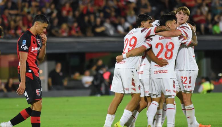 Debut soñado para el "Cacique": Estudiantes fue muy superior y venció a Newell’s en Rosario