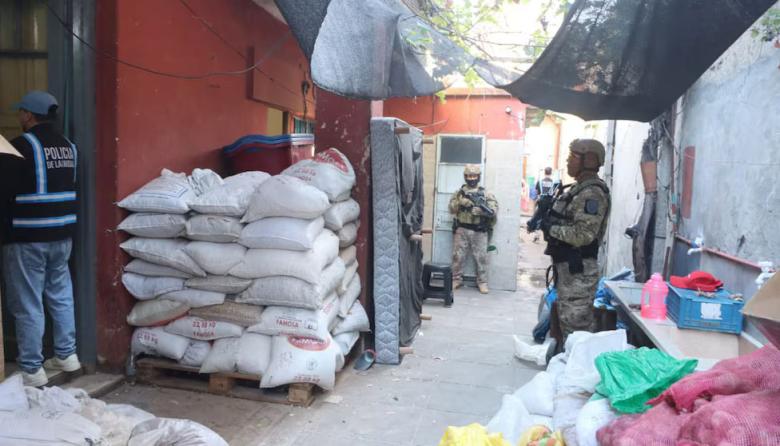 Delivery Bolivia-Cipolletti: caen bolinarcos con chizitos, pistachos, fideos, carne y leche impregnados en cocaína