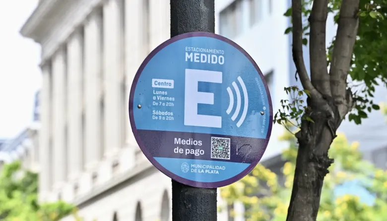 Aumenta el estacionamiento medido en La Plata y crece el debate político por su futuro