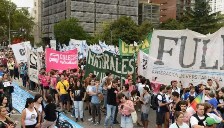 50 años del golpe: La Plata sale a la calle en una jornada histórica de Memoria