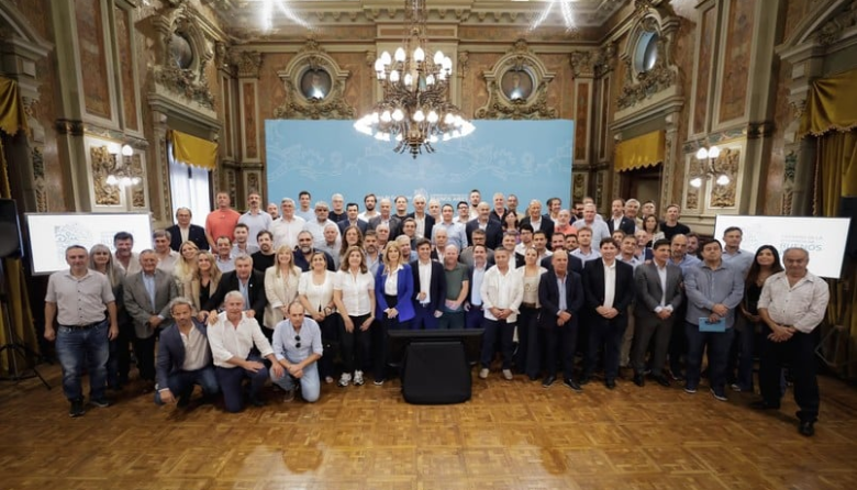 Kicillof reúne intendentes en La Plata por el impacto de Milei en la Provincia