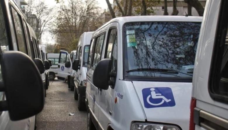 Discapacidad en crisis: un paro de transporte por falta de pagos deja a 6.000 chicos sin terapias ni escuela