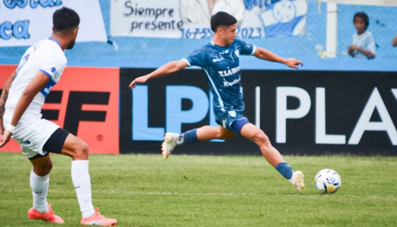 Villa San Carlos sufrió un golpe en el final: cayó ante Sportivo Italiano en el Genacio Sálice