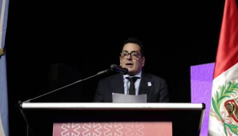 Abucheos y silbidos al secretario Leonardo Cifelli en la apertura de la Feria del Libro