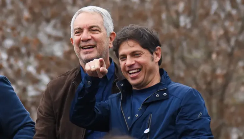 Axel Kicillof interviene en el conflicto de Camioneros para blindar a Julio Alak y frenar la embestida de Moyano