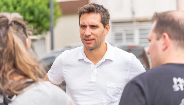 Passaglia cruzó a Kicillof por la cumbre de intendentes en La Plata