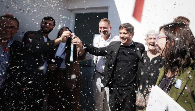 Kicillof de testigo en un casamiento: el acto de demagogia pura del gobernador en Lincoln