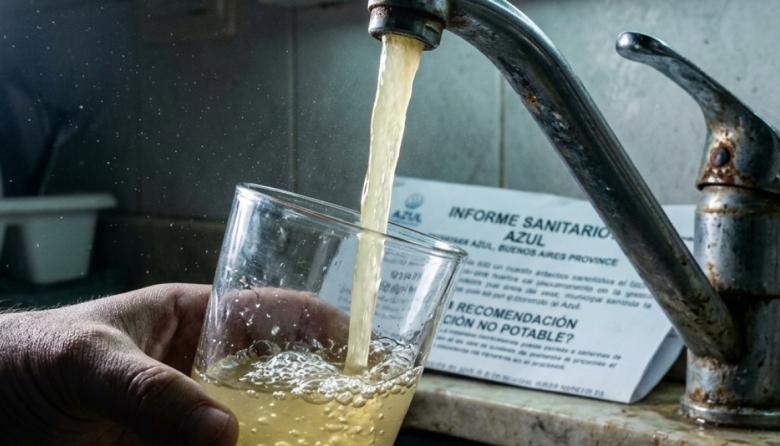 Alerta roja en Azul por arsénico en el agua: denuncian que los niveles triplican el límite de seguridad de la OMS