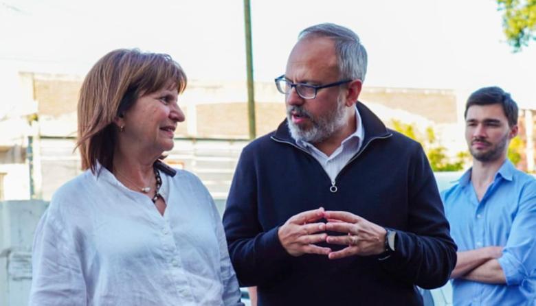 "Podemos ganar 30 o 40 intendencias en la Provincia": el oportunismo libertario de Diego Valenzuela se abraza a Bullrich ante la crisis