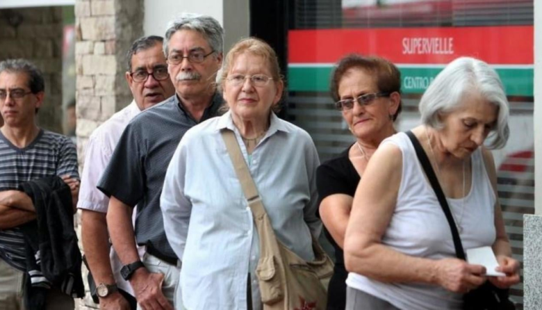 Jubilaciones: el bono de $70 mil perdió casi la mitad de su valor real