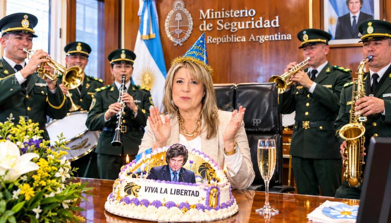 Polémica en Seguridad: Monteoliva festejó su cumpleaños con la banda de Gendarmería y borraron las imágenes | VIDEO