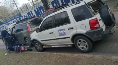 Cuatro vehículos chocaron en La Plata: hay una mujer herida