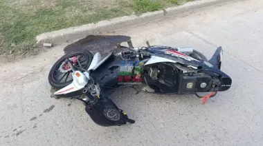 Murió un motociclista al chocar contra un vehículo en Ensenada