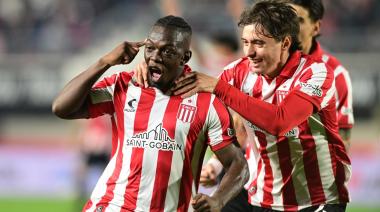 Estudiantes resucita ante Huracán