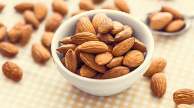 Almendras para grasa visceral: el fruto seco ideal para cuidar tu corazón